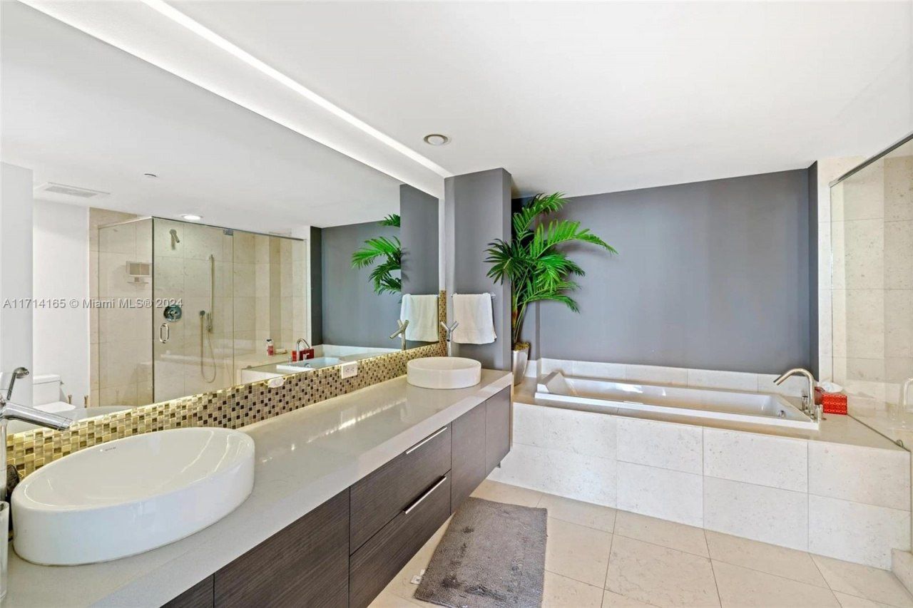 495 Brickell Ave, Unit 4805, Miami, FL 33131 Photo