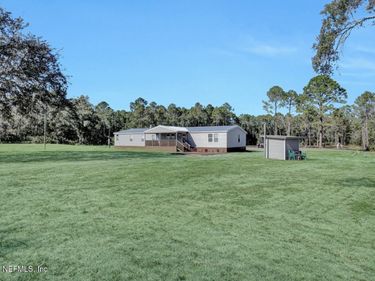 141 WOODS Road, San Mateo, FL 32187