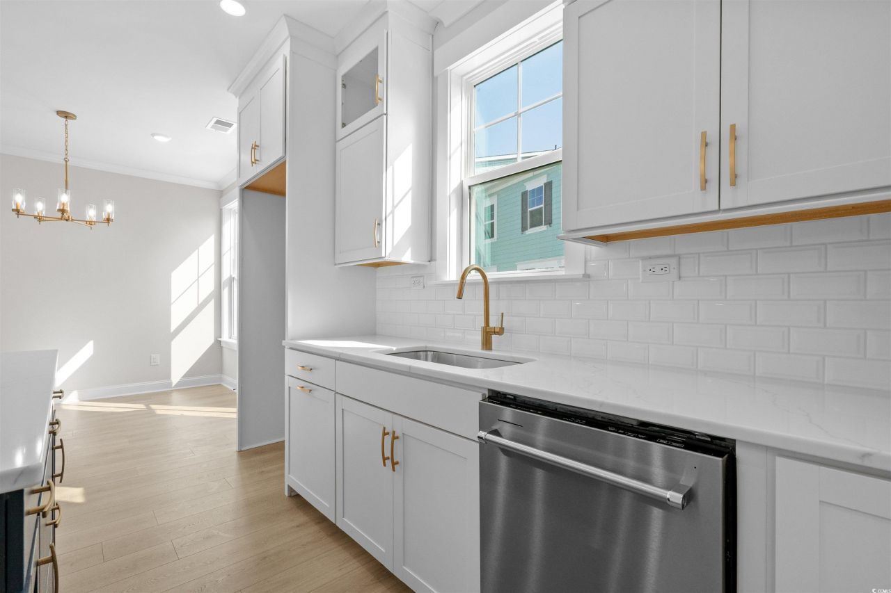 8476 Duke Pl. Photo 10