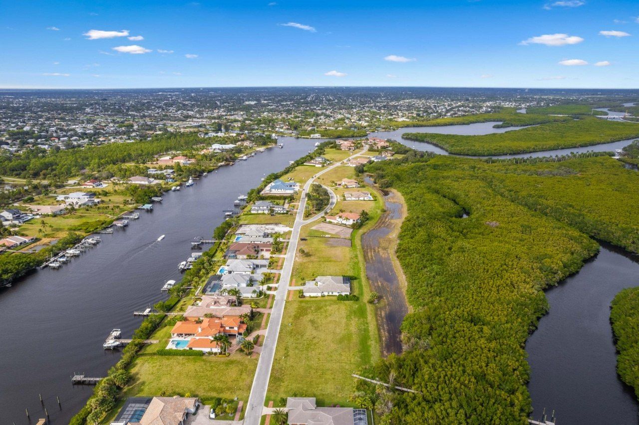 206 SE Fiore Bello, Port Saint Lucie, FL 34952 Photo