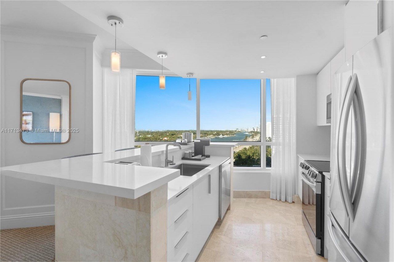 4401 Collins Ave, Unit 1015/1017, Miami Beach, FL 33140 Photo