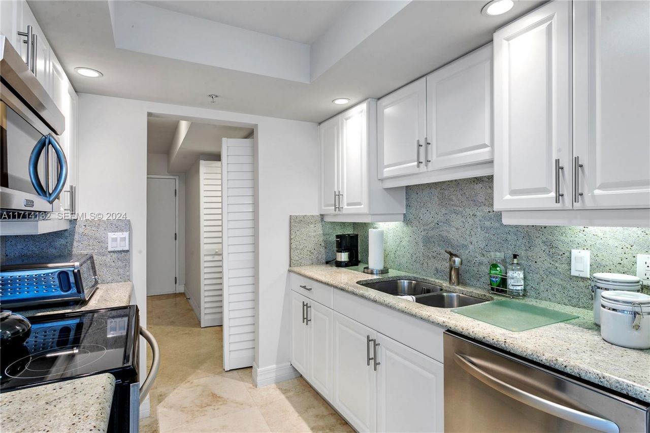 3000 N Ocean Dr, Unit 20A, Riviera Beach, FL 33404 Photo