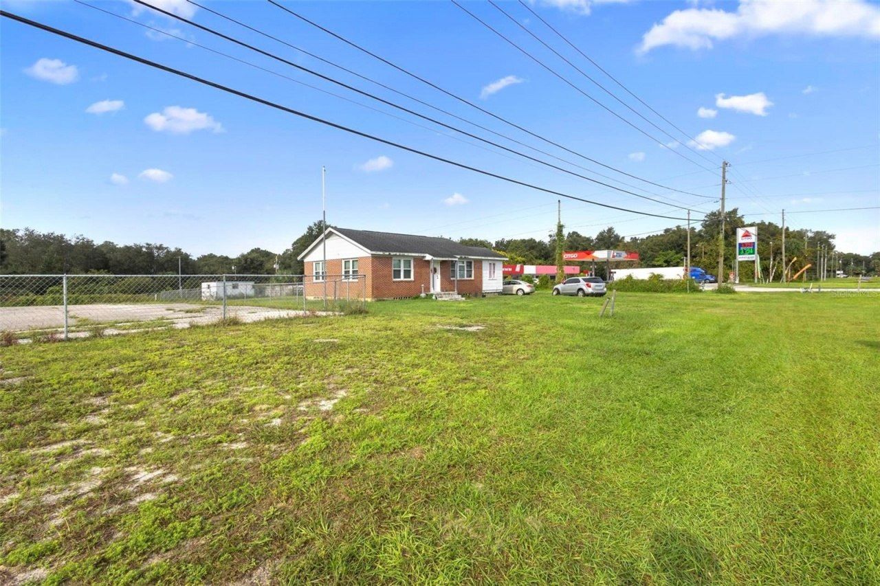 2480 N Woodland Boulevard, Deland, FL 32720 Photo