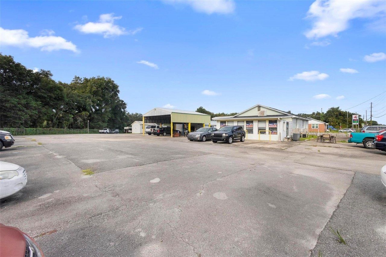 2480 N Woodland Boulevard, Deland, FL 32720 Photo