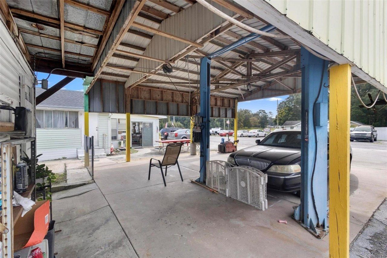 2480 N Woodland Boulevard, Deland, FL 32720 Photo