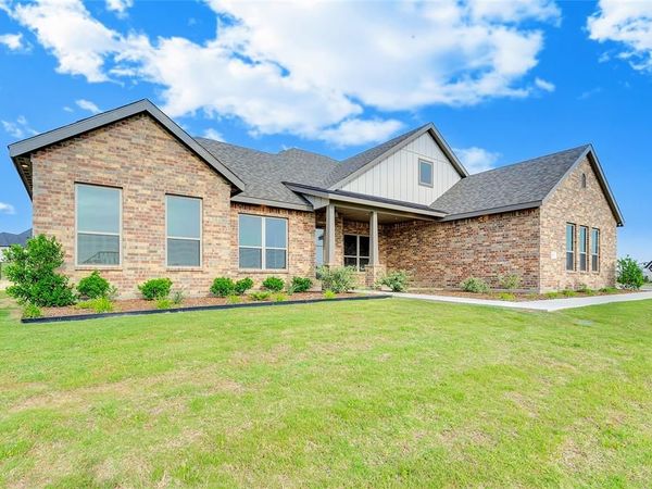 412 COLLUM View, Azle, TX 76020