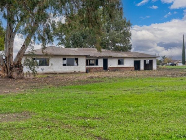 21188 Elgin Ave, Dos Palos, CA 93620