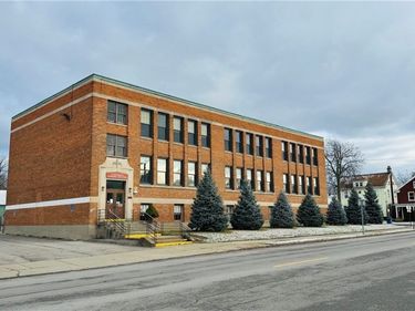 1018 College Avenue, Niagara Falls, NY 14305