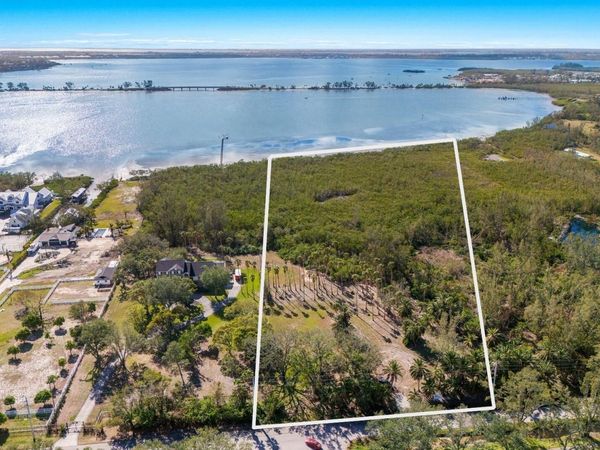 9205 9TH AVENUE NW, BRADENTON, FL 34209