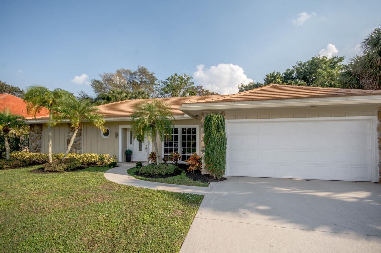 2758 Biarritz Drive, Palm Beach Gardens, FL 33410 Photo