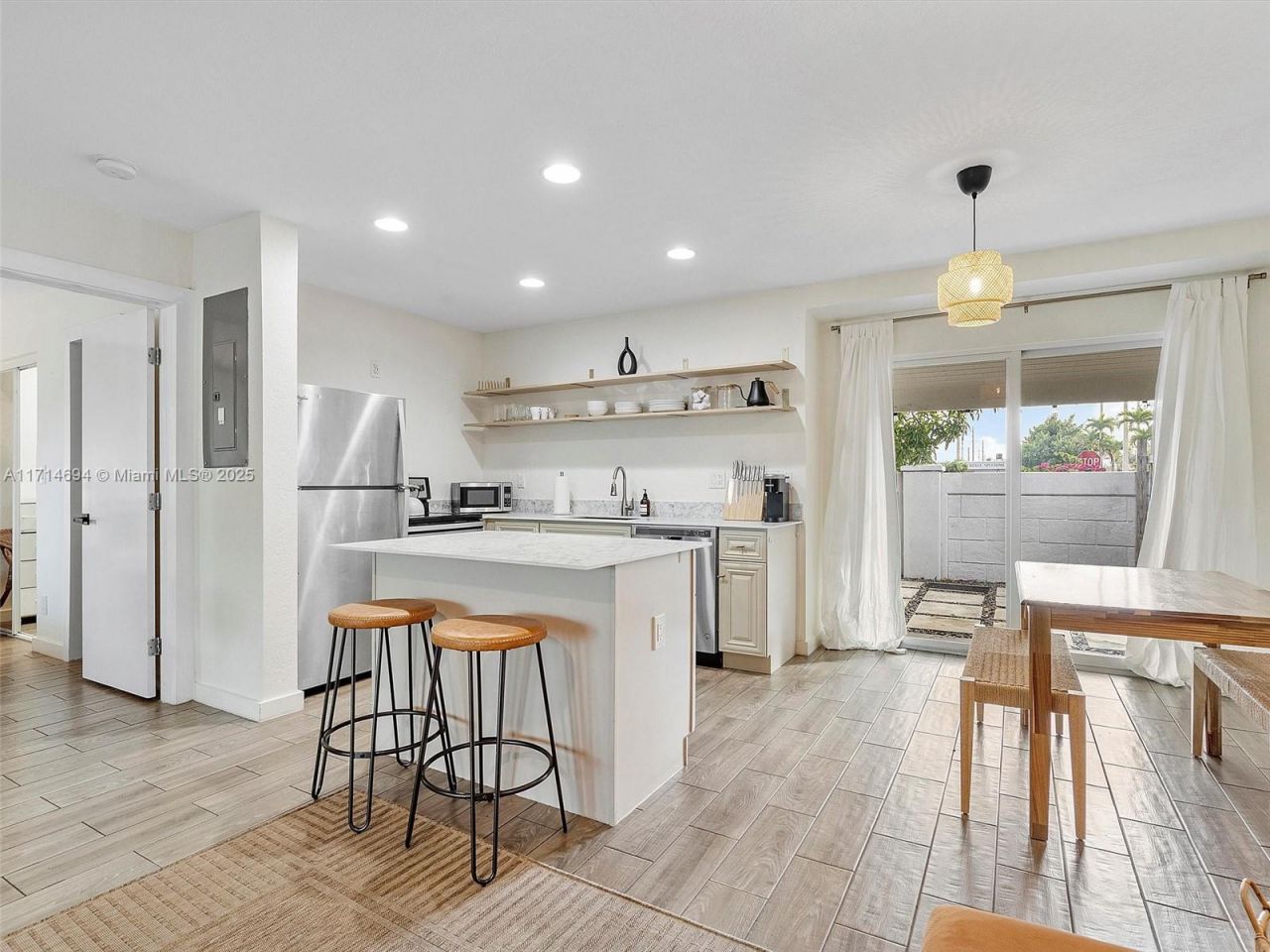 300 SW 23rd St, Fort Lauderdale, FL 33315 Photo