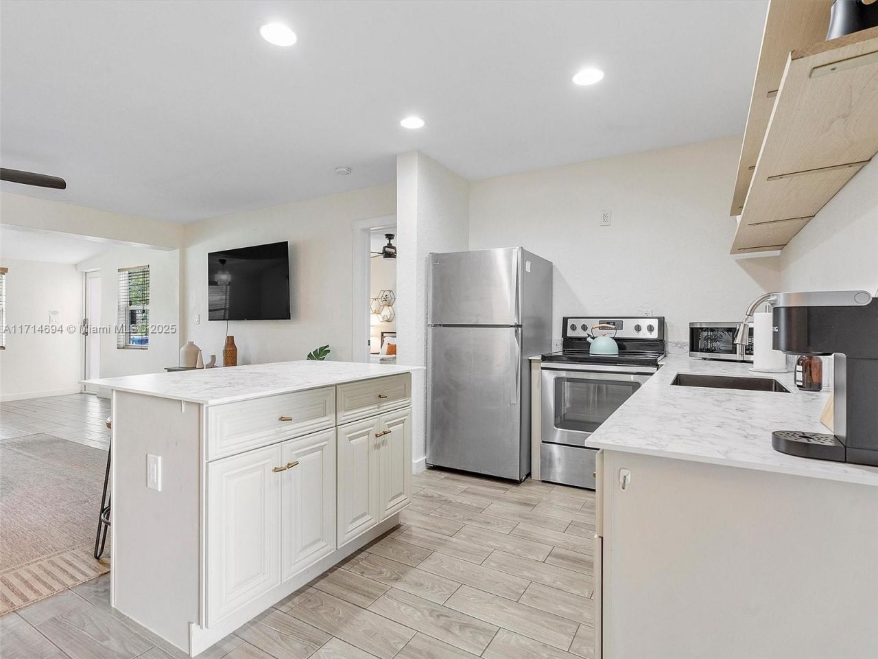 300 SW 23rd St, Fort Lauderdale, FL 33315 Photo