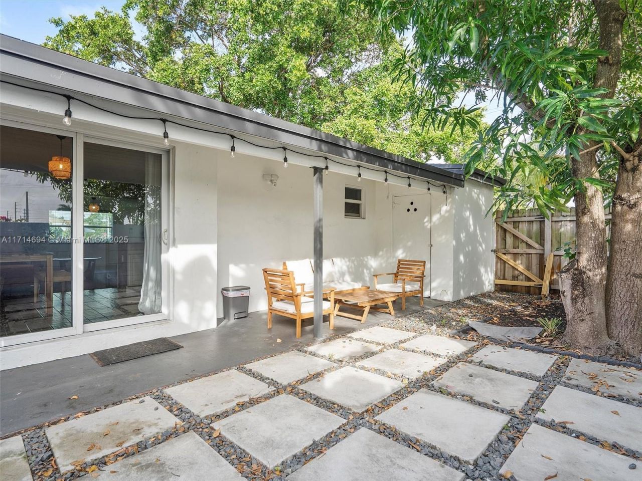 300 SW 23rd St, Fort Lauderdale, FL 33315 Photo