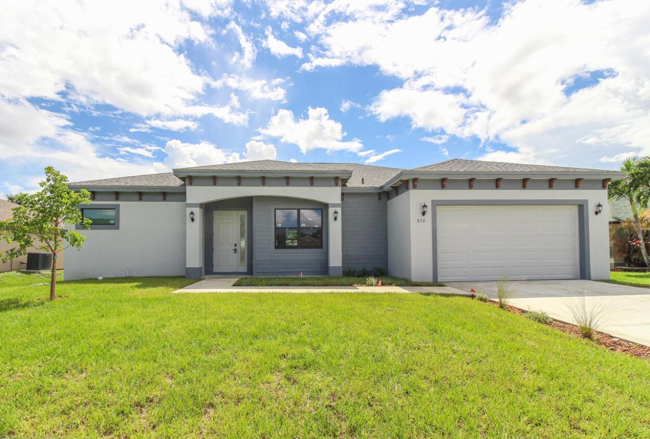 850 SW Abingdon Avenue, Port Saint Lucie, FL 34953 Photo