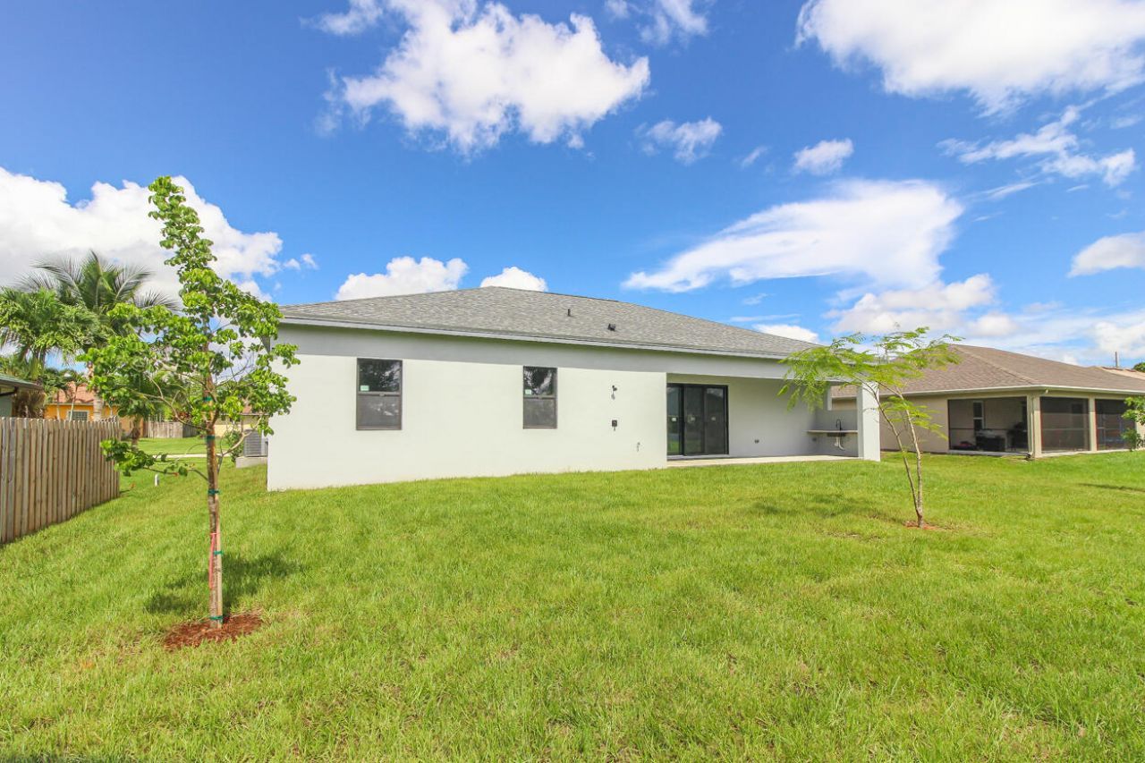 850 SW Abingdon Avenue, Port Saint Lucie, FL 34953 Photo