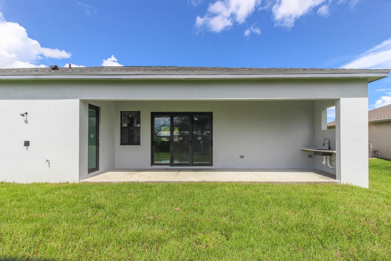 850 SW Abingdon Avenue, Port Saint Lucie, FL 34953 Photo