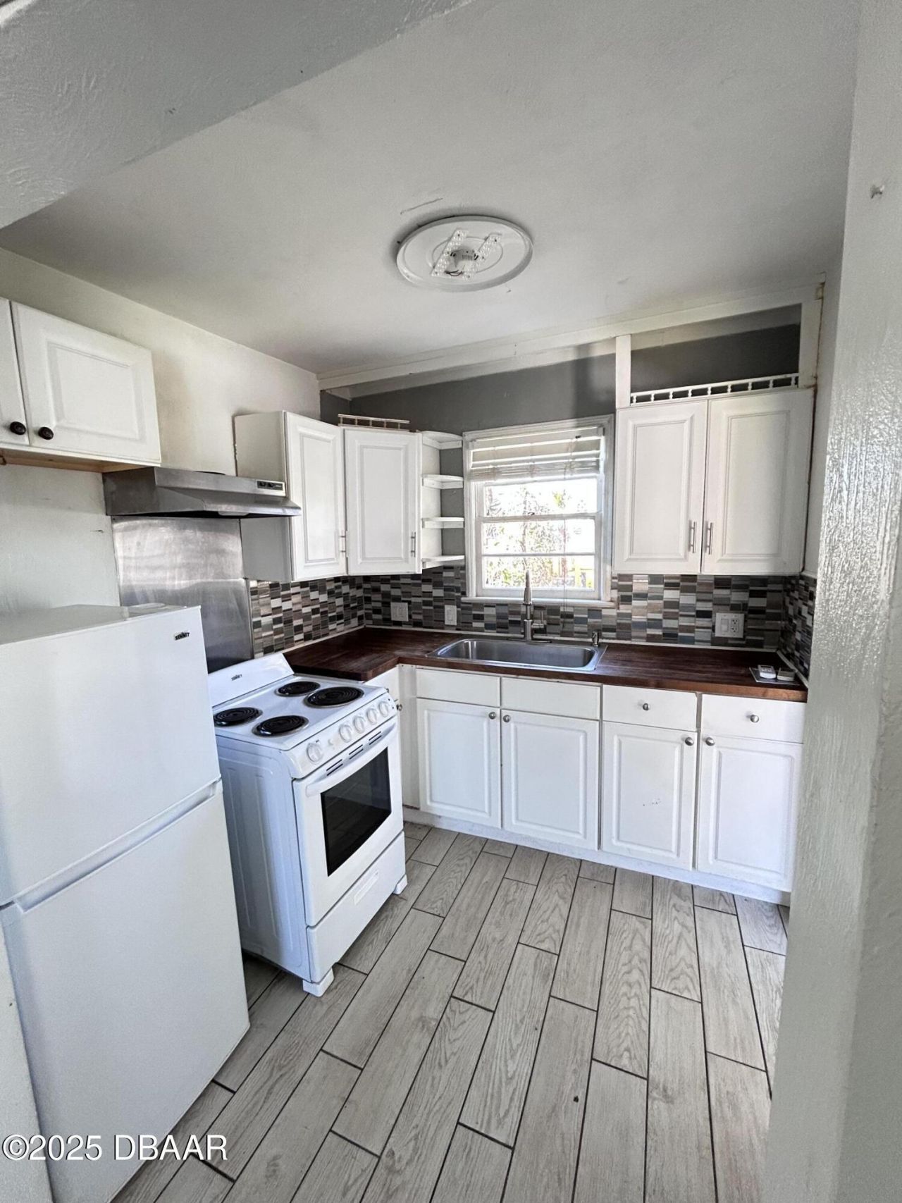 203 N Oleander Avenue, Daytona Beach, FL 32118 Photo