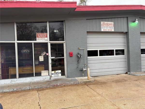 8320 Frost Avenue, St Louis, MO 63134