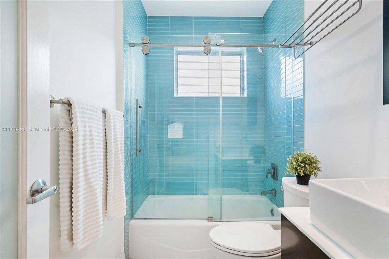 1050 Pennsylvania Ave, Unit 29, Miami Beach, FL 33139 Photo