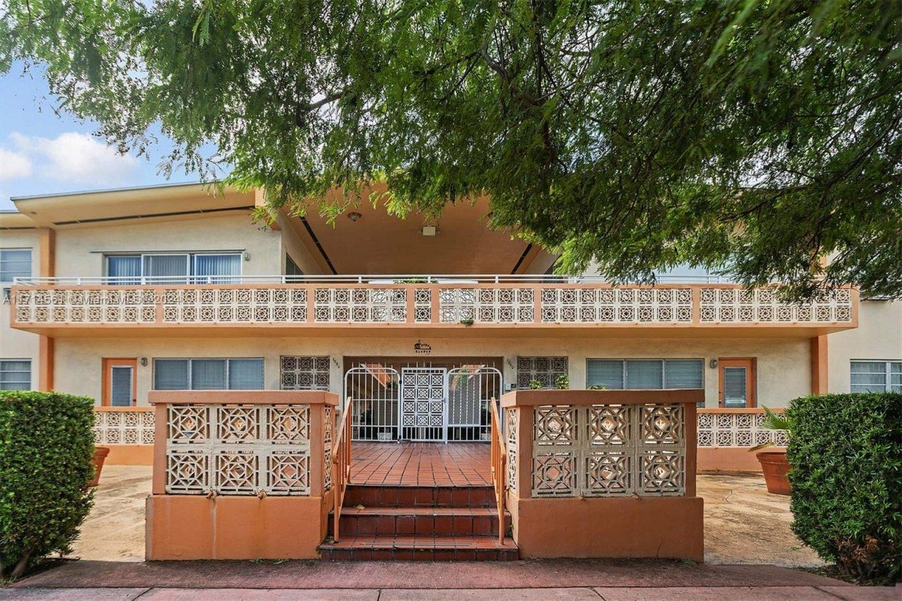 1050 Pennsylvania Ave, Unit 29, Miami Beach, FL 33139 Photo