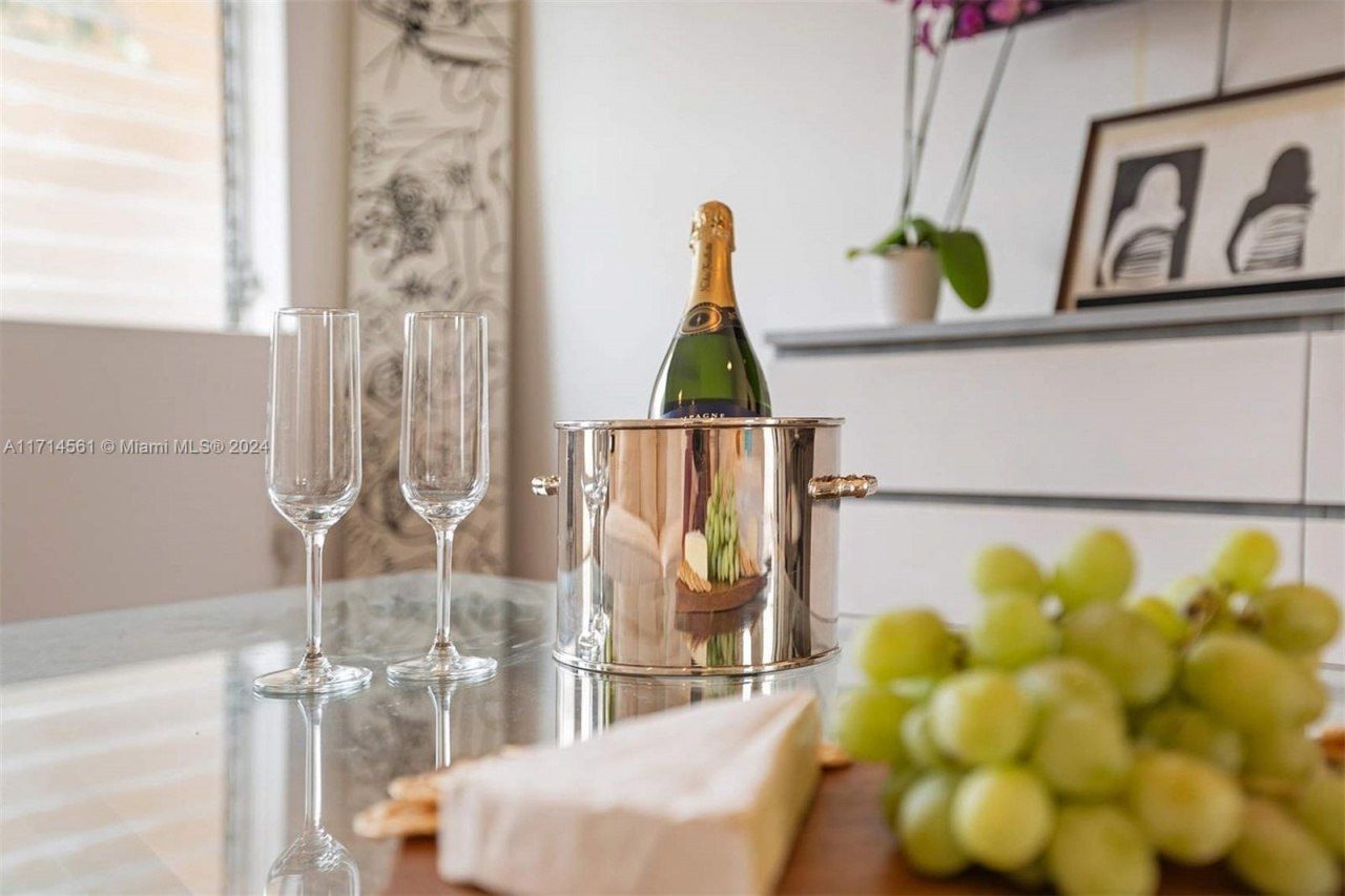 1050 Pennsylvania Ave, Unit 29, Miami Beach, FL 33139 Photo