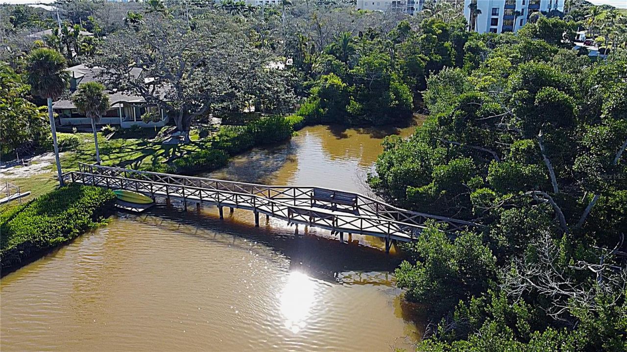 8534 Heron Lagoon Circle, Sarasota, FL 34242 Photo