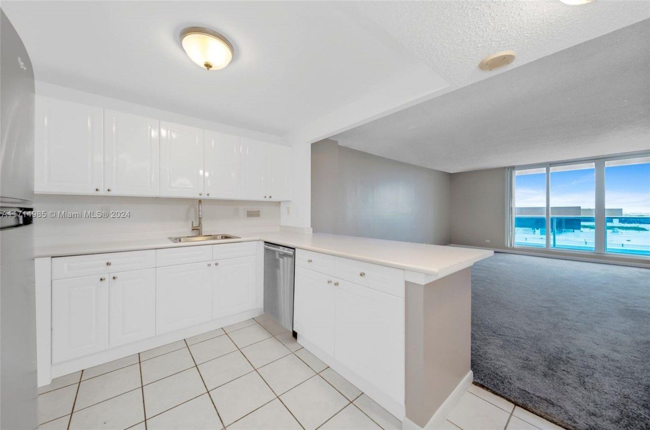 2301 Collins Ave, Unit 1030, Miami Beach, FL 33139 Photo