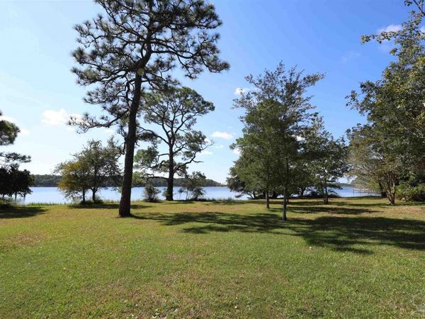 2810 Bayou Grande Blvd, Pensacola, FL 32507