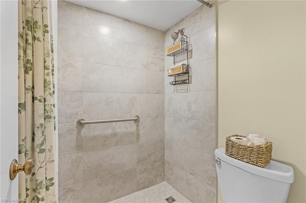 600 Neapolitan Way, Unit 349, Naples, FL 34103 Photo