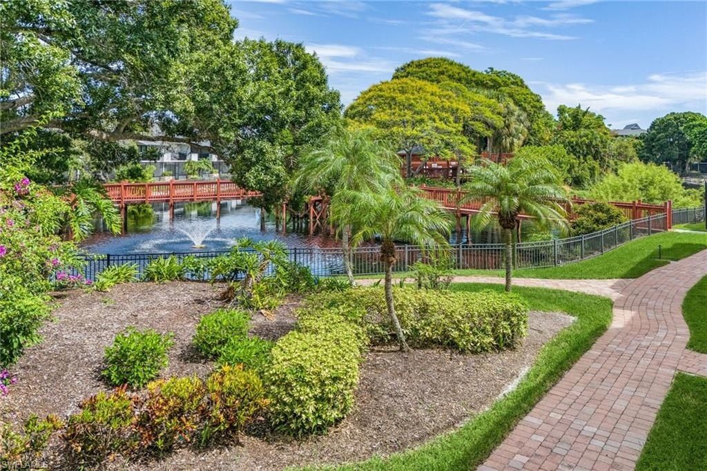 600 Neapolitan Way, Unit 349, Naples, FL 34103 Photo