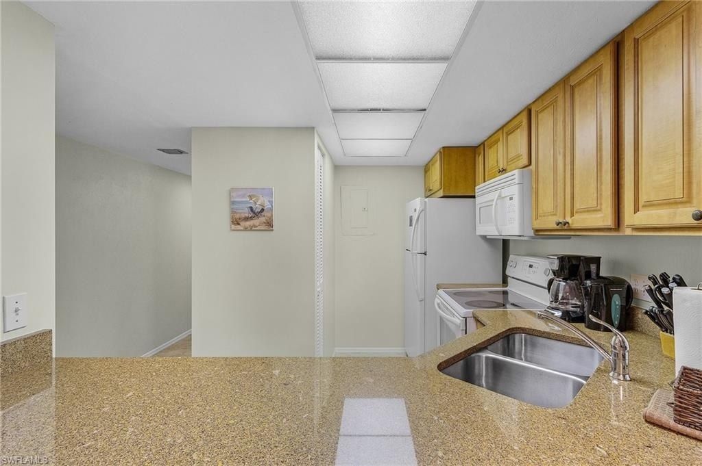 600 Neapolitan Way, Unit 349, Naples, FL 34103 Photo