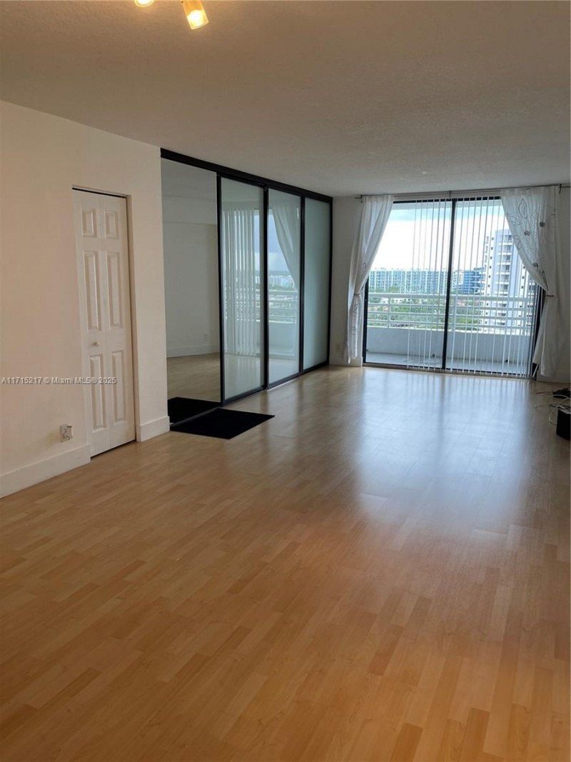 3300 NE 192nd St, Unit 1804, Aventura, FL 33180 Photo