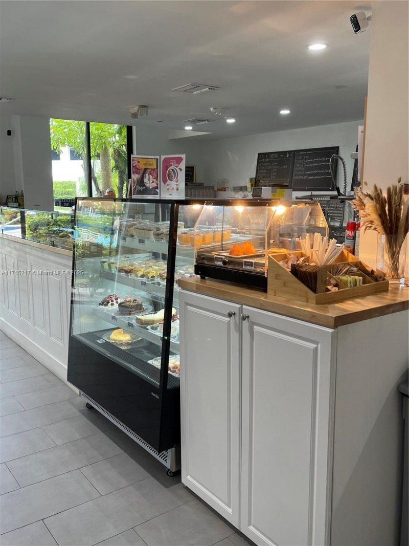 3300 NE 192nd St, Unit 1804, Aventura, FL 33180 Photo