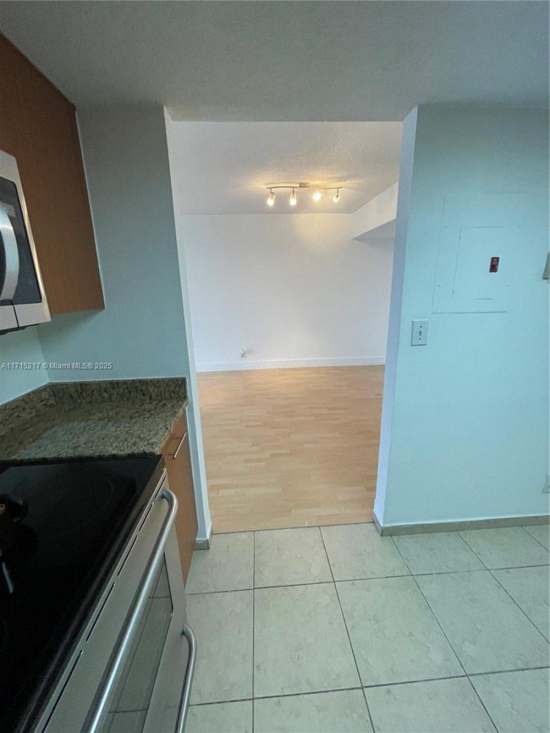 3300 NE 192nd St, Unit 1804, Aventura, FL 33180 Photo