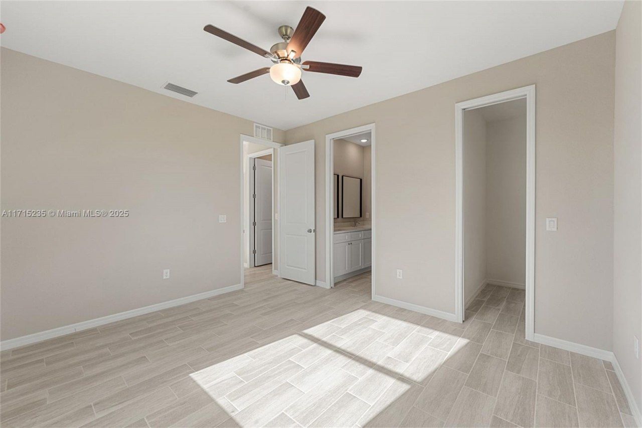 957 Commodore St, Lehigh Acres, FL 33974 Photo