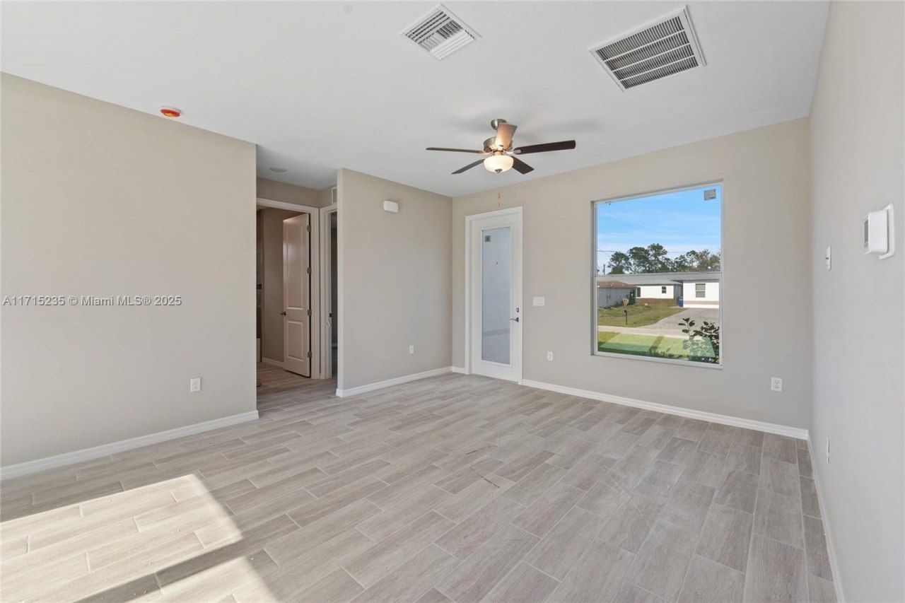 957 Commodore St, Lehigh Acres, FL 33974 Photo