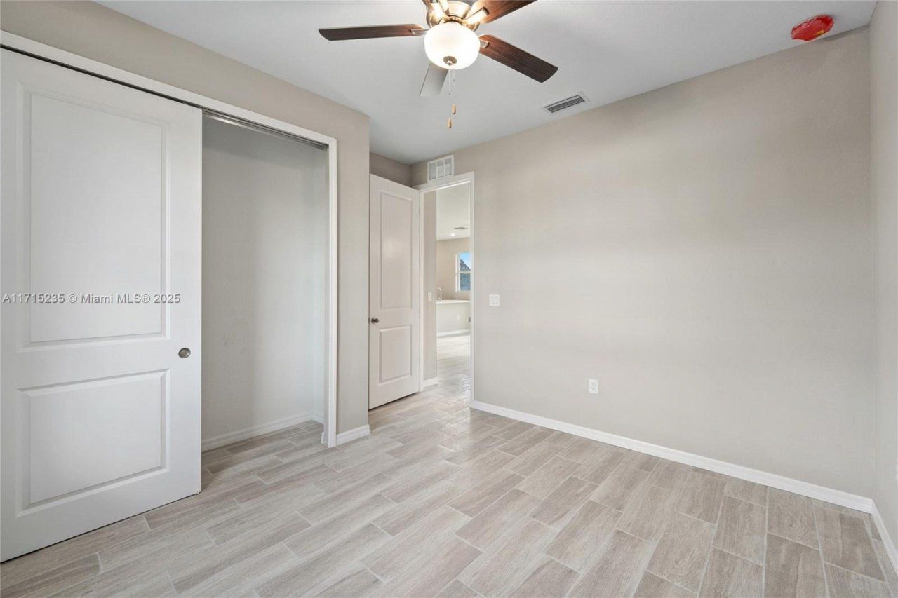 957 Commodore St, Lehigh Acres, FL 33974 Photo