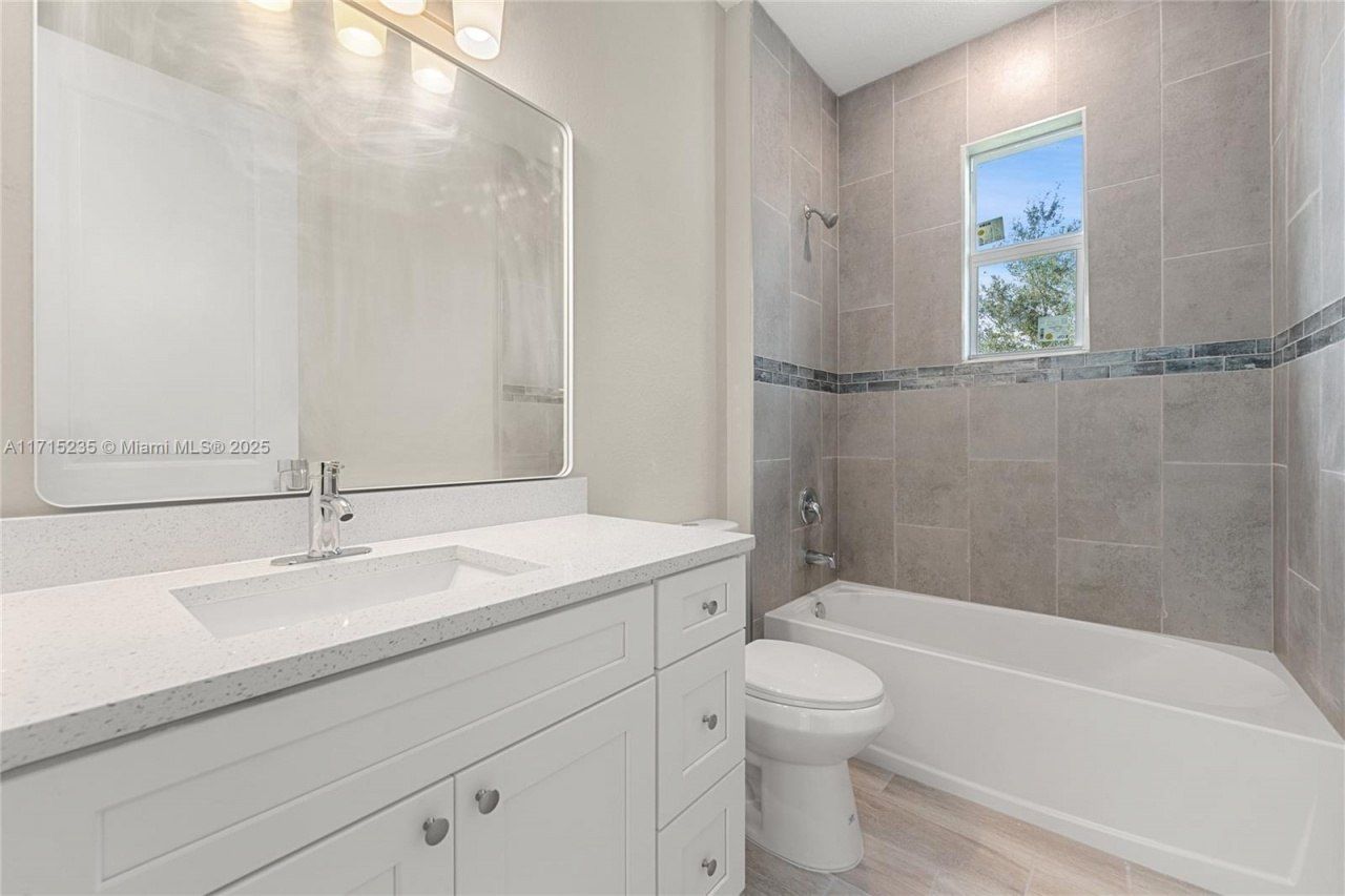 957 Commodore St, Lehigh Acres, FL 33974 Photo
