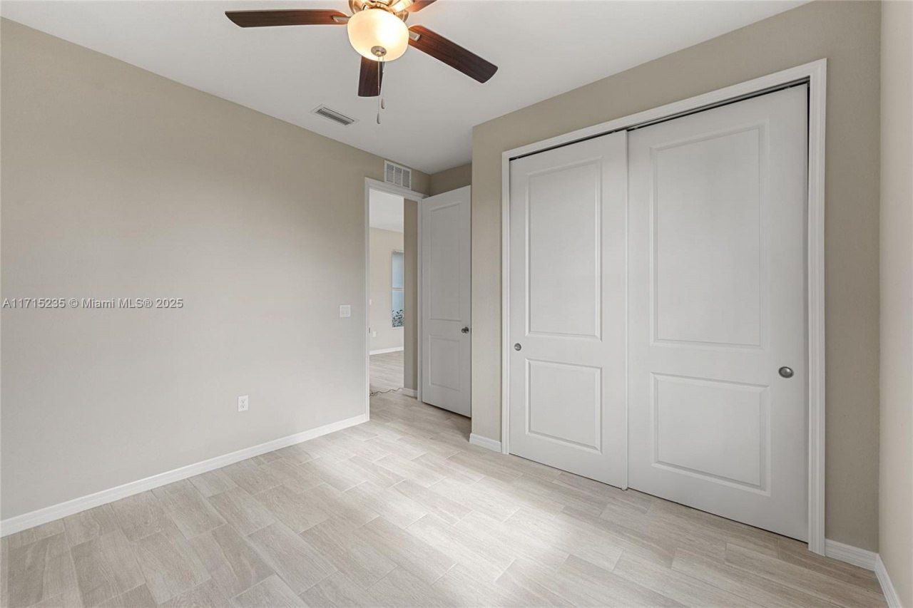 957 Commodore St, Lehigh Acres, FL 33974 Photo