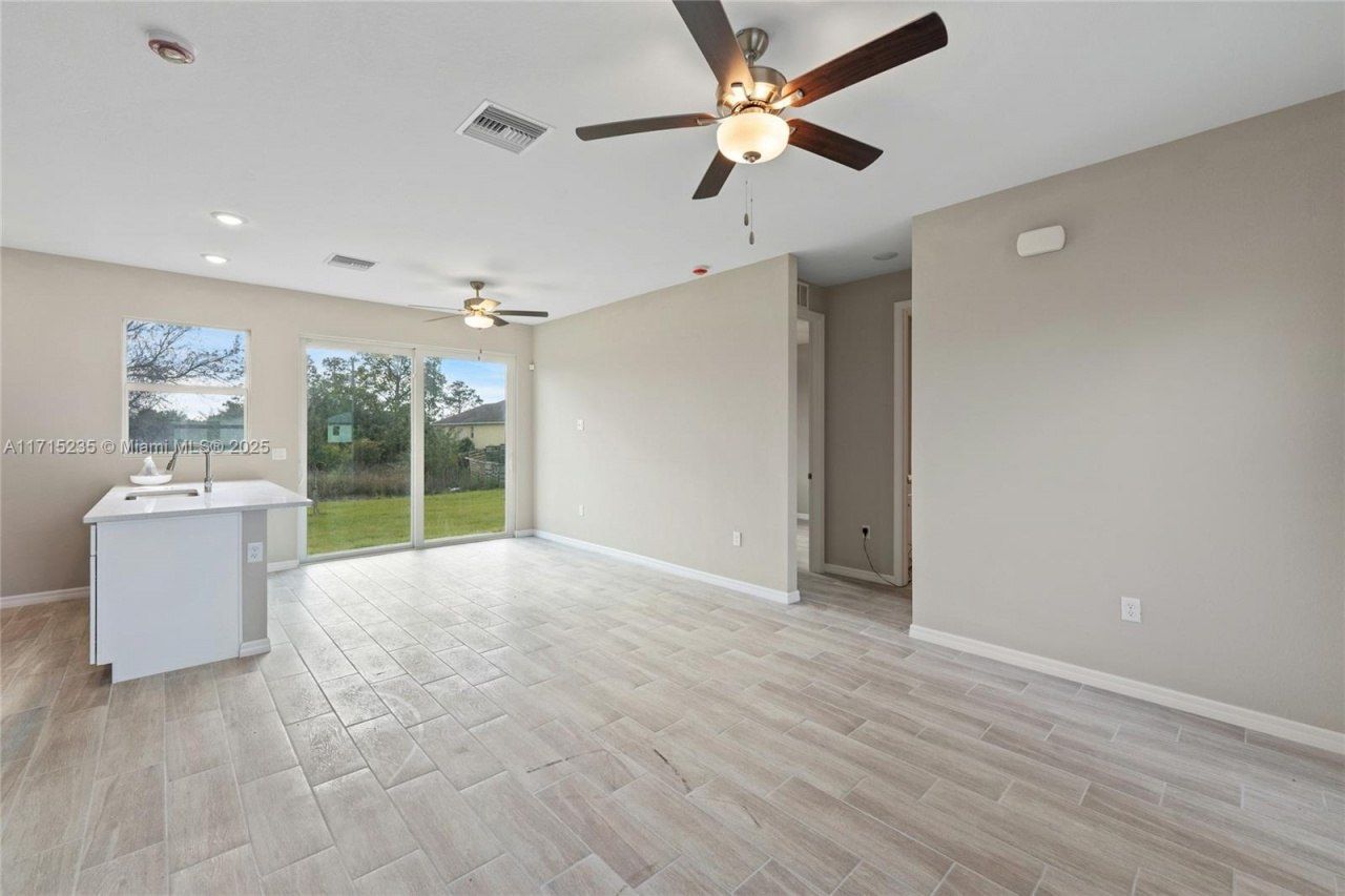 957 Commodore St, Lehigh Acres, FL 33974 Photo