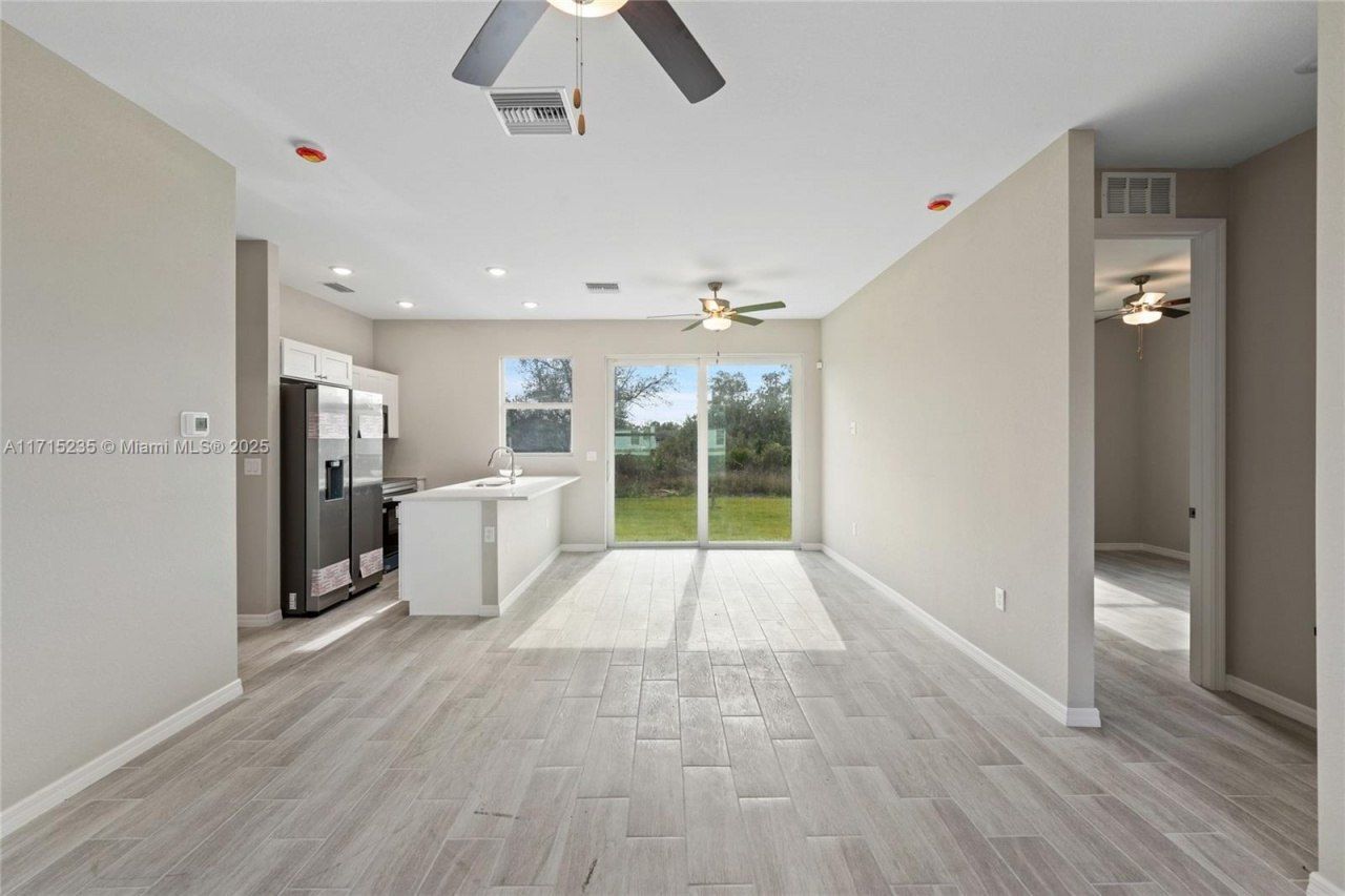 957 Commodore St, Lehigh Acres, FL 33974 Photo