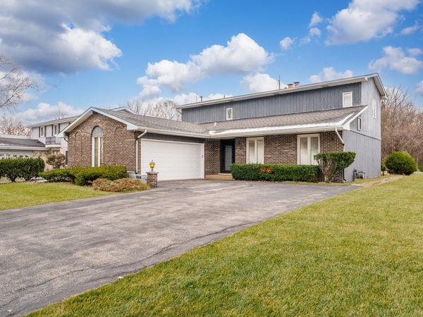 809 Brentwood Drive, Bensenville, IL 60106