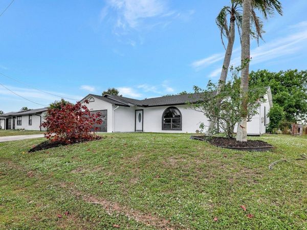 654 SW Pueblo Terrace, Port Saint Lucie, FL 34953