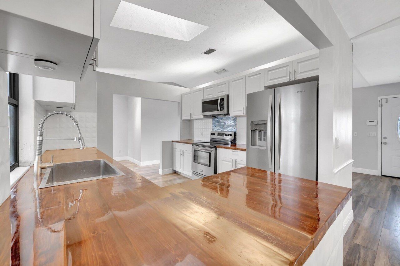 654 SW Pueblo Terrace, Port Saint Lucie, FL 34953 Photo