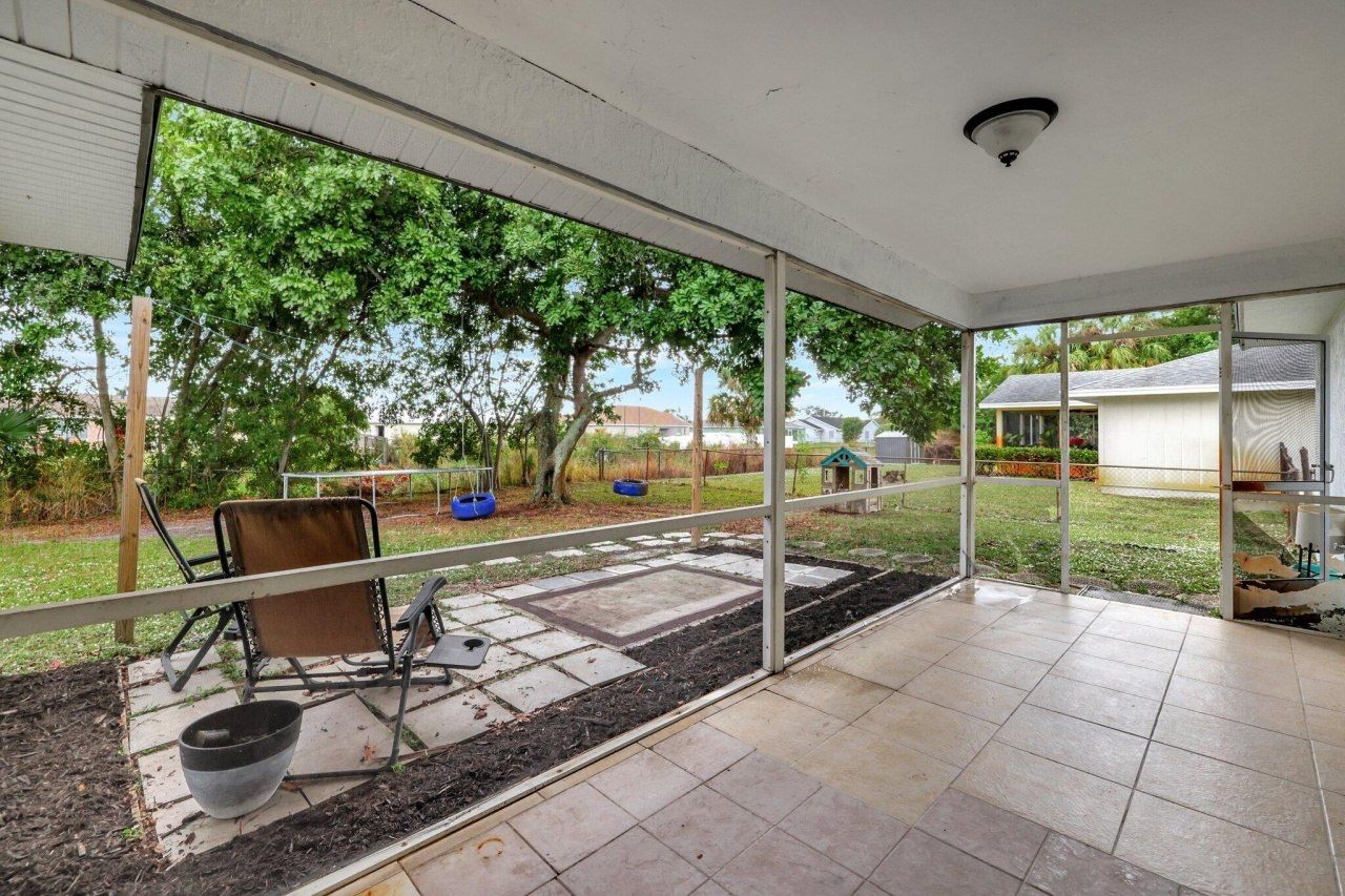 654 SW Pueblo Terrace, Port Saint Lucie, FL 34953 Photo