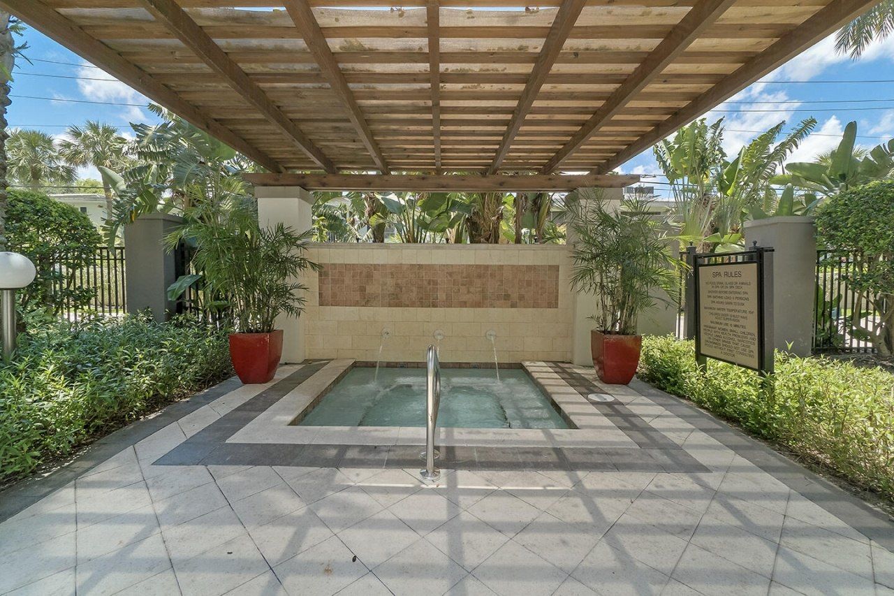 2401 NE 65th Street, Unit 601, Fort Lauderdale, FL 33308 Photo