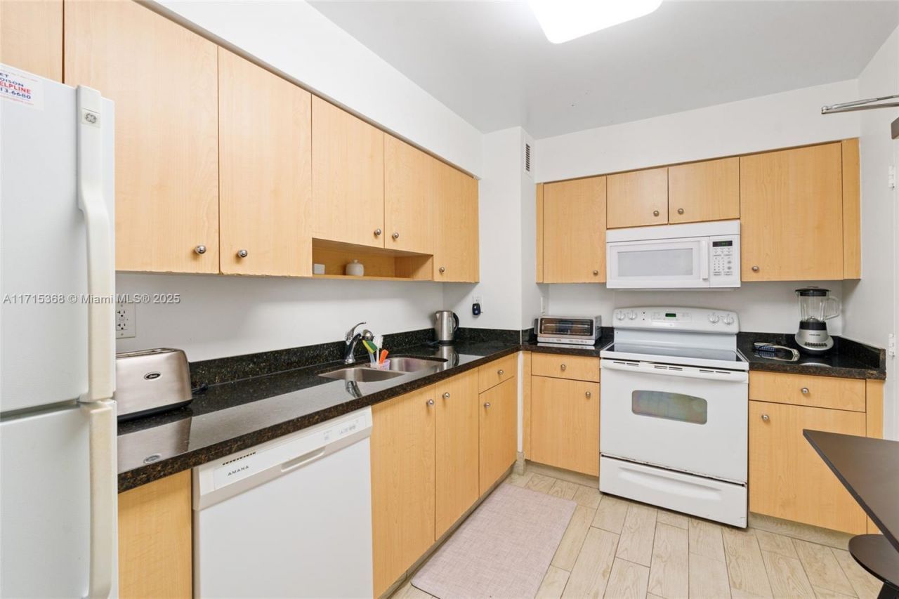 9195 Collins Ave, Unit 1103, Surfside, FL 33154 Photo