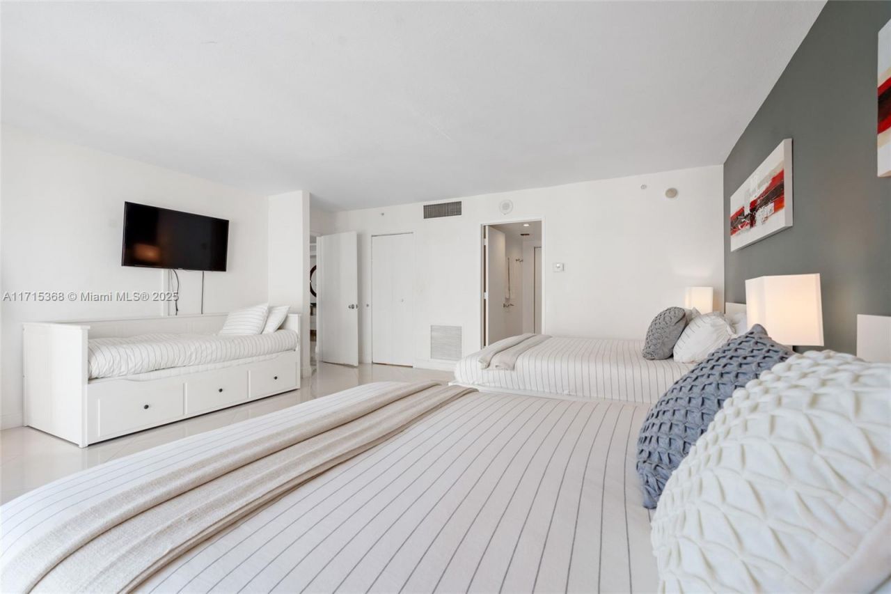 9195 Collins Ave, Unit 1103, Surfside, FL 33154 Photo