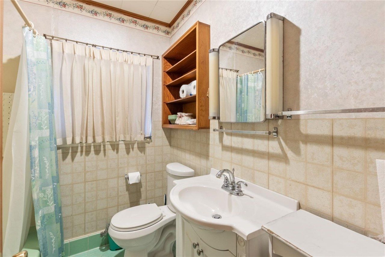 8617 Temple Terrace Highway, Tampa, FL 33637 Photo