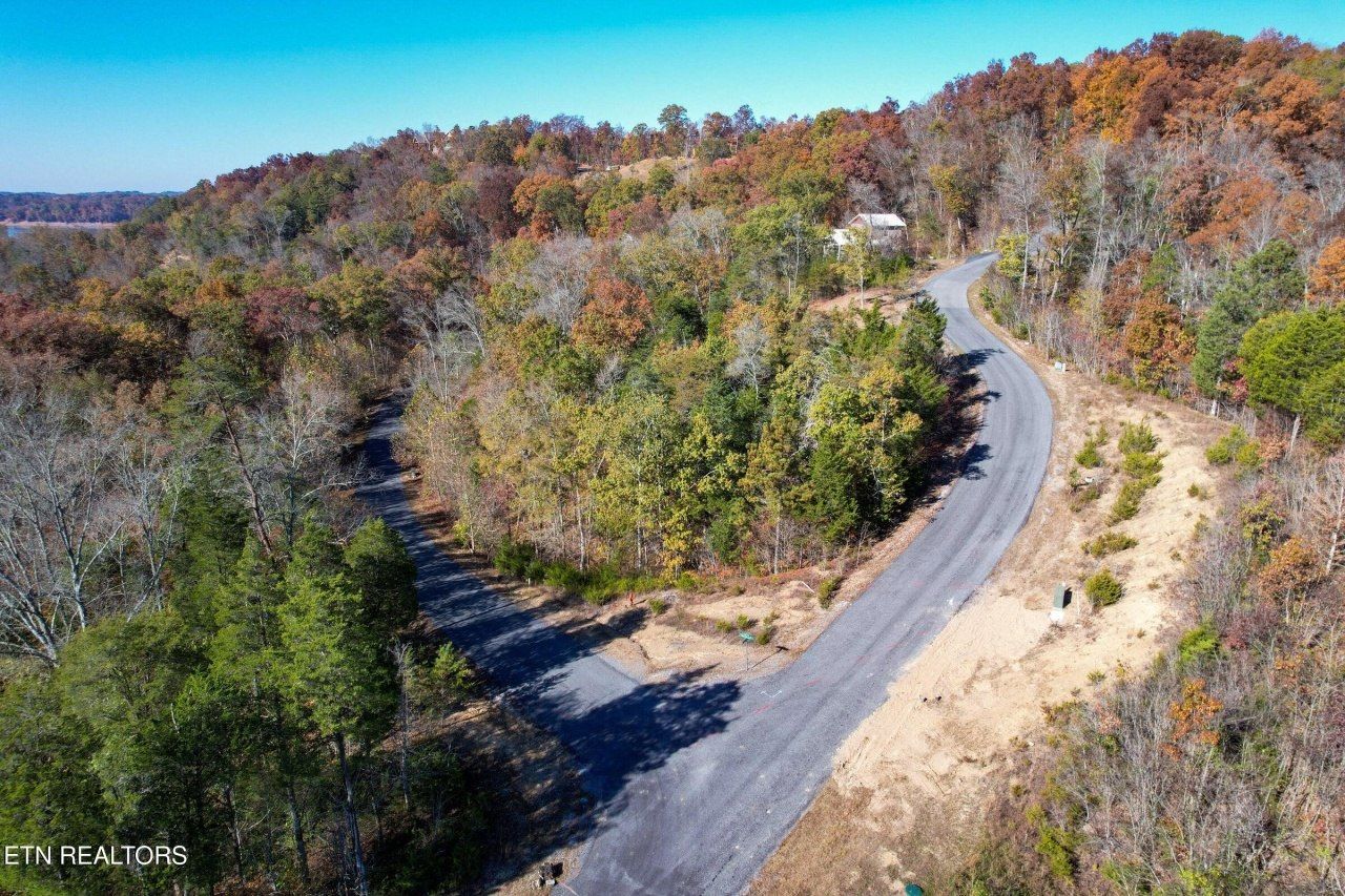 86 Stone Bridge Drive, Dandridge, TN 37725 Main Photo